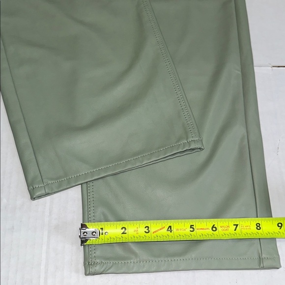 American Eagle Green Faux Leather Womens Plus Size 18 High Rise Pants NWOT - Picture 10 of 12